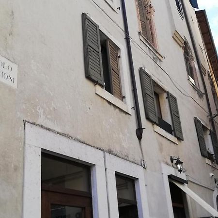 Il Panorama Di Giulietta Apartment เวโรนา ภายนอก รูปภาพ